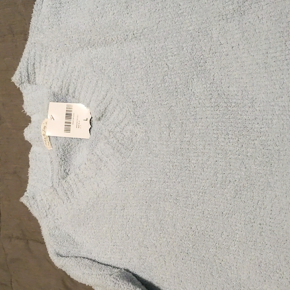 NWT Ladies sweater - Picture 3 of 3